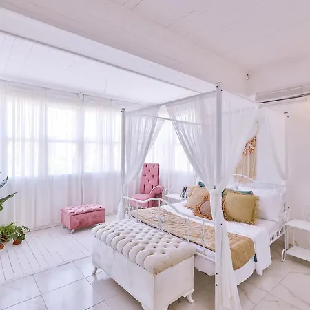 Hotel Mon Amour Alacati *